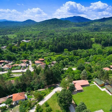 Guest Houses Apriltsi Kravenik Εξωτερικό φωτογραφία